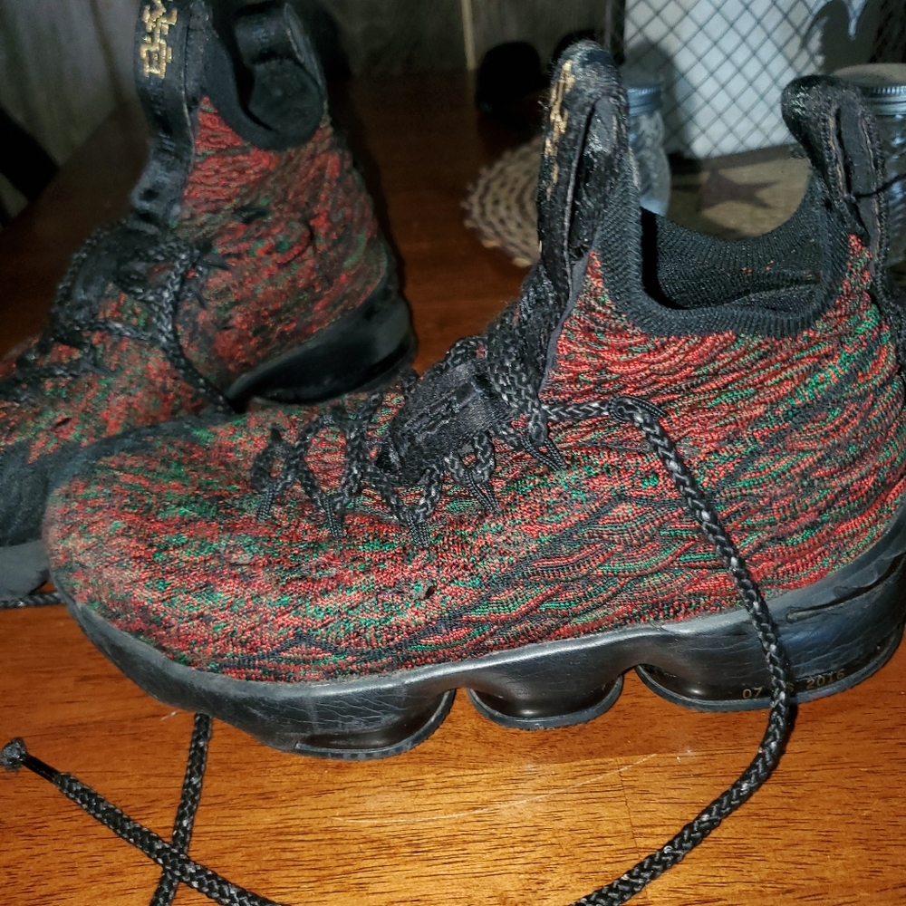 Lebron 15 size 4 youth
